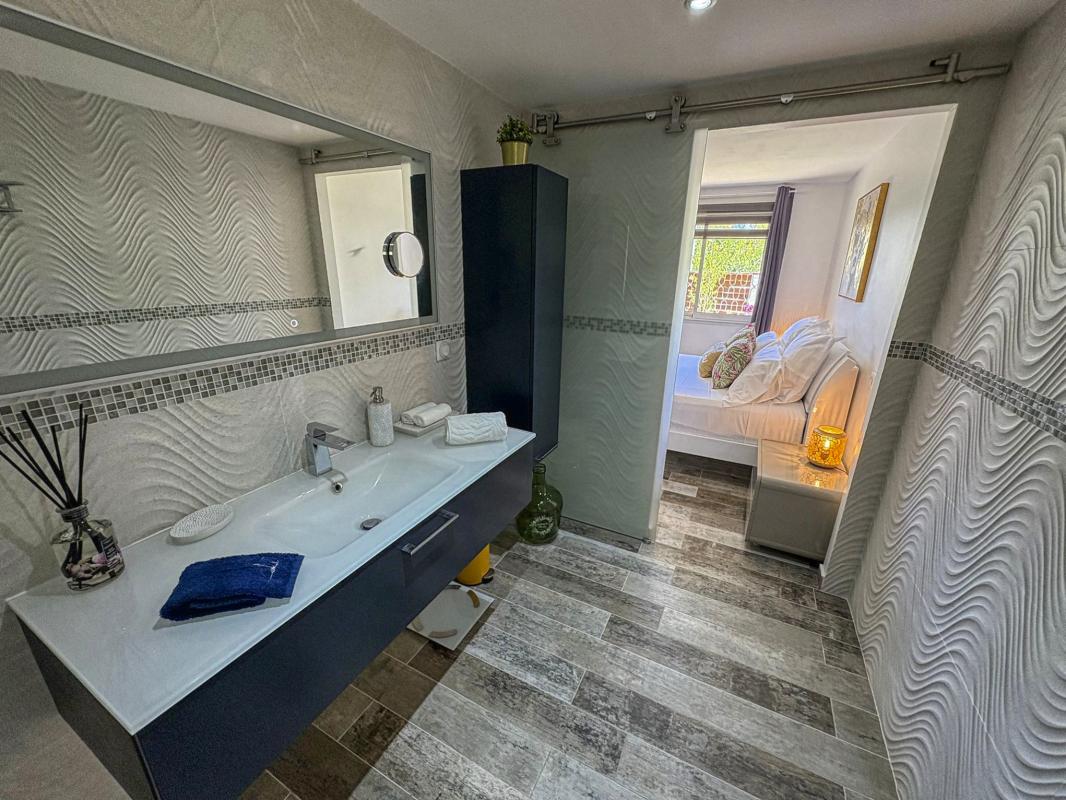 30.Location villa piscine vue mer Saint François Guadeloupe_ Chambre 1